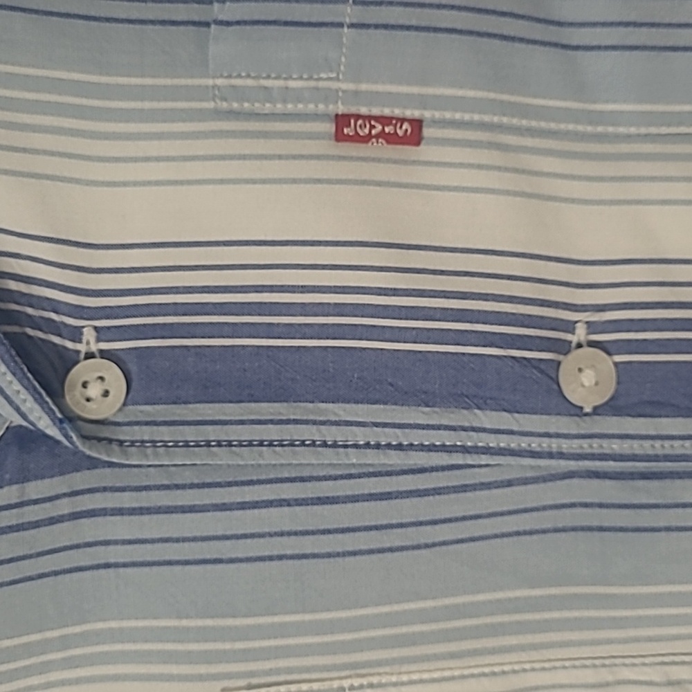 NWT Levi's Men's Casual Blue and White Striped Shirt - Picture 7 of 7